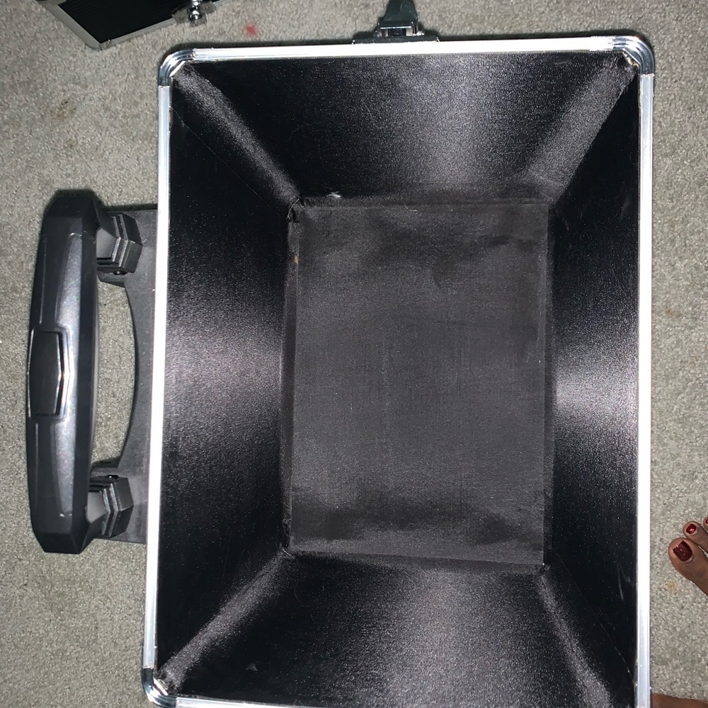 Makeup Train Caae - Picture 5 of 14